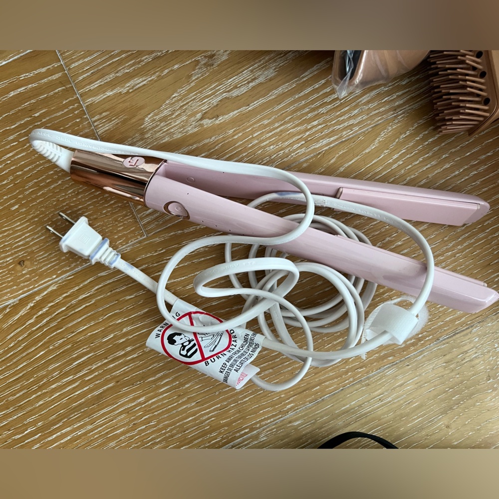 T3 Pink Ceramic Hair Straightener with Rose Gold Accents